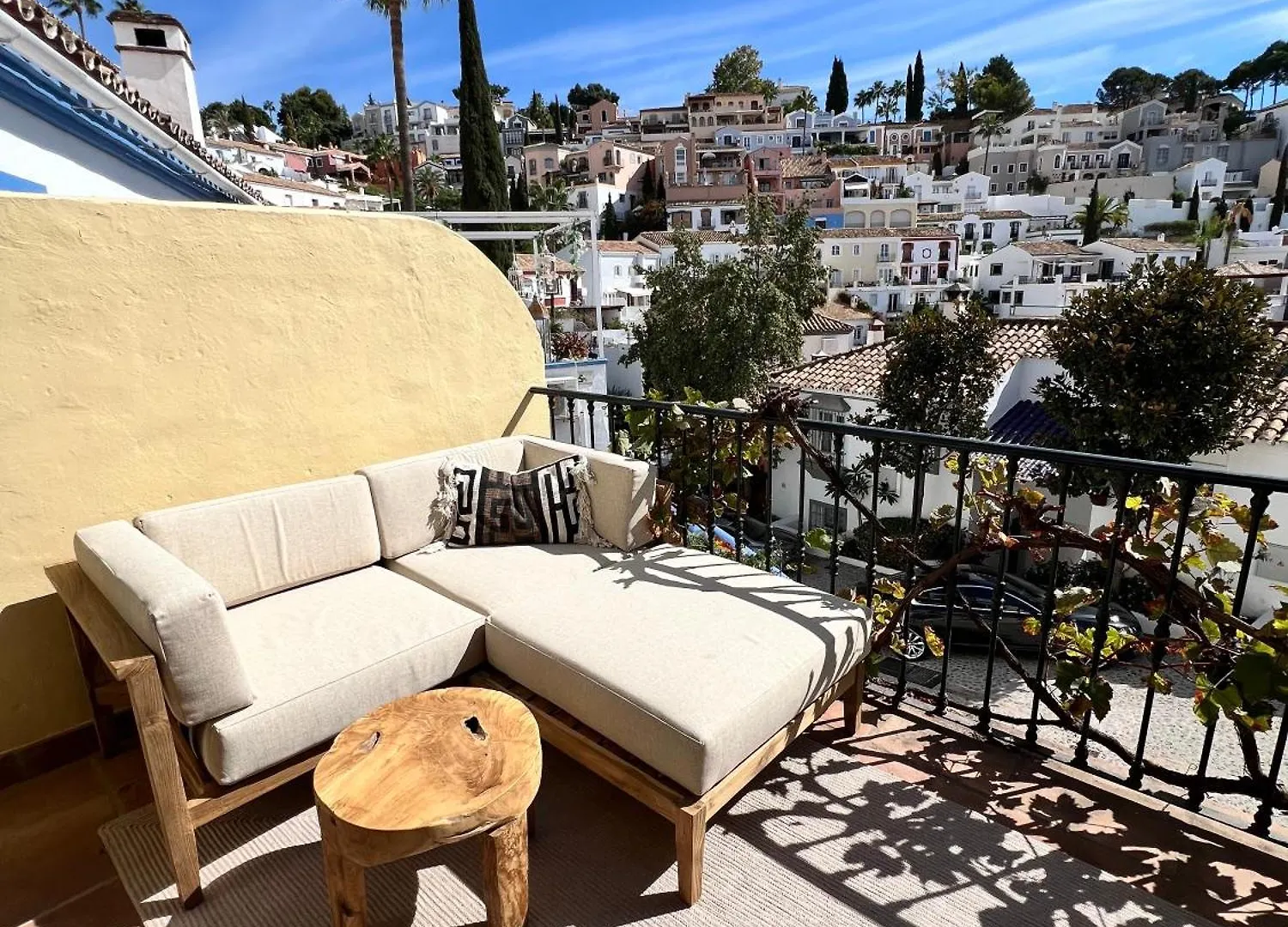 הוילה Benahavís Casa De Oro Luxurious Townhouse בית נופש