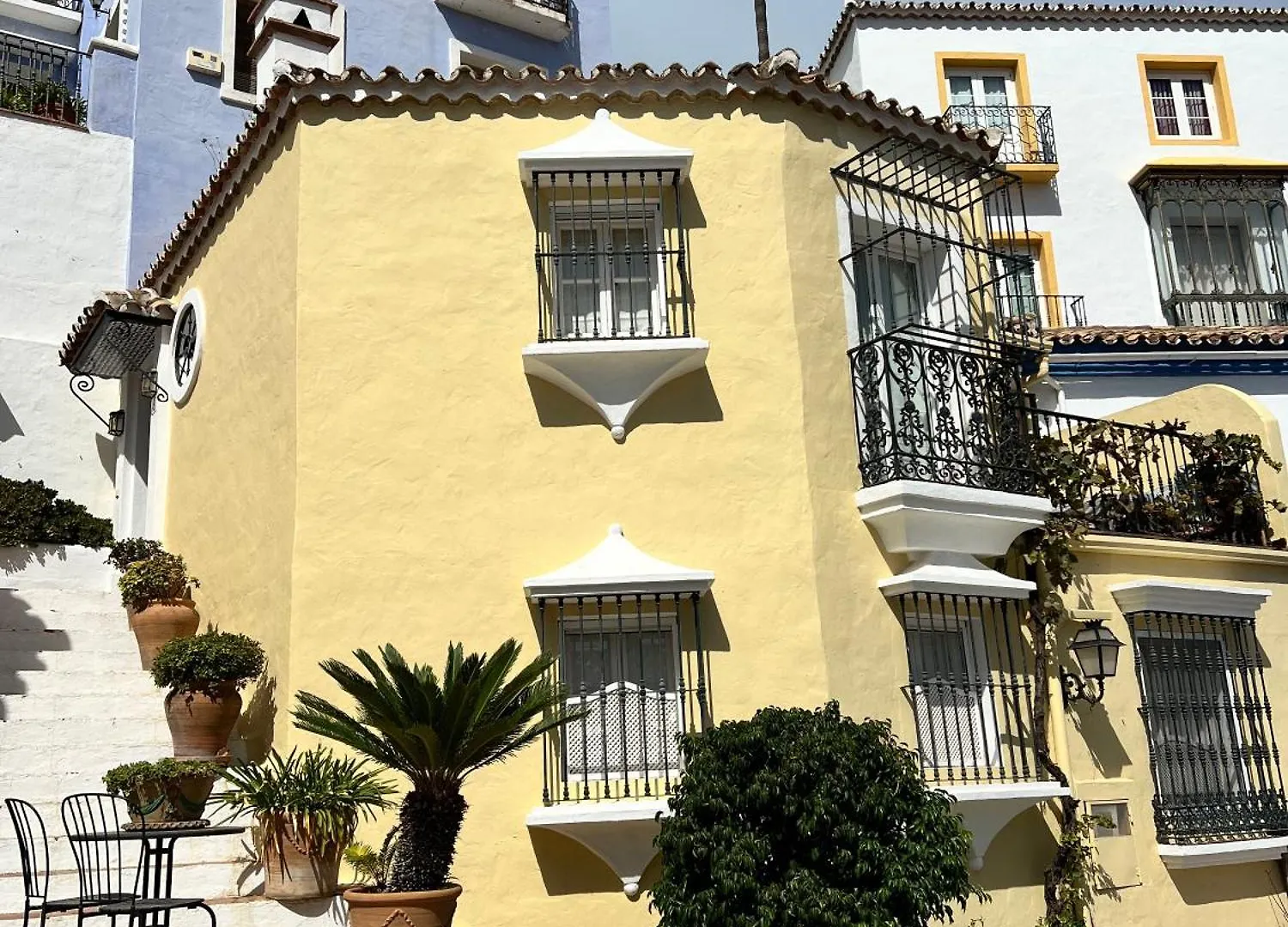 בית נופש הוילה Benahavís Casa De Oro Luxurious Townhouse ספרד